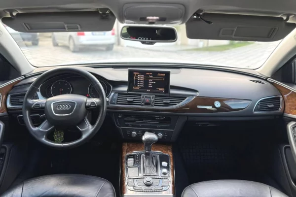 Auto in Vendita a Tirana, Audi, 2012 Diesel,Kambio Automatik Pagamento 8,400  Euro.