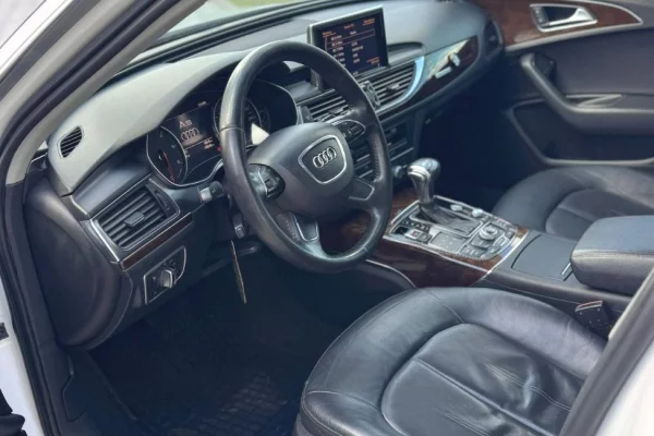 Auto in Vendita a Tirana, Audi, 2012 Diesel,Kambio Automatik Pagamento 8,400  Euro.