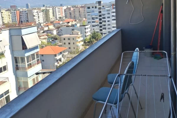 Shtepi me qera Apartament ne Tirane, 1+1, Mobilimi E mobiluar, Pagesa 40,000  Leke.