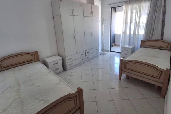 Shtepi me qera Apartament ne Tirane, 1+1, Mobilimi E mobiluar, Pagesa 40,000  Leke.