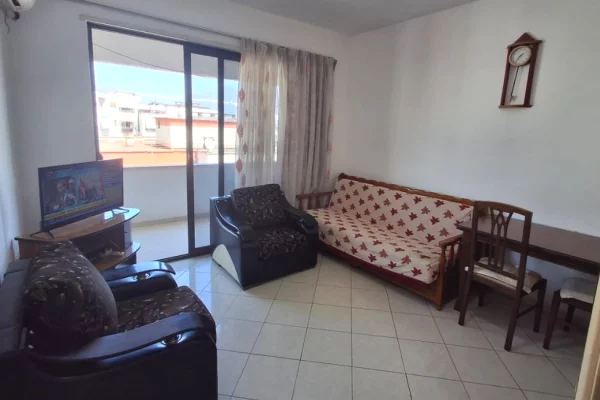 Shtepi me qera 1+1 ne Tirane - 40,000 Leke