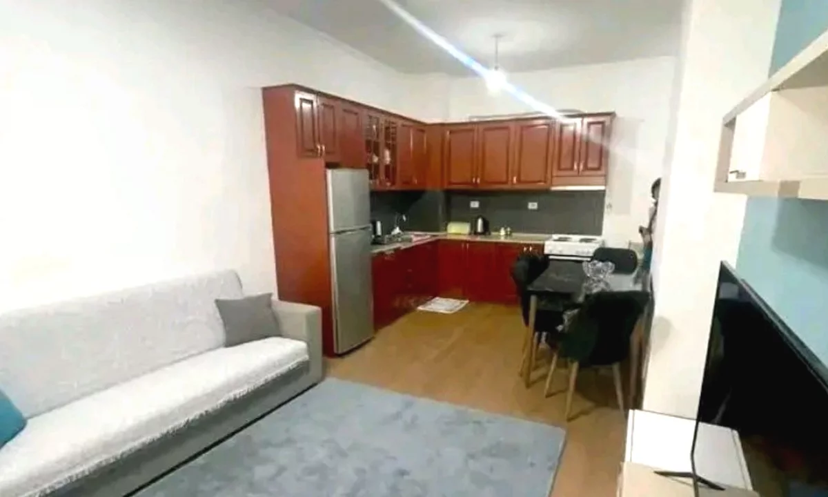 Shtepi me qera Apartament ne Tirane, 2+1, Mobilimi E mobiluar, Pagesa 40,000  Leke.