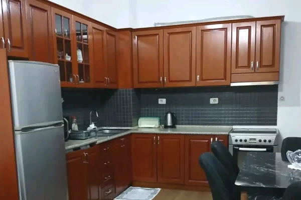 Shtepi me qera Apartament ne Tirane, 2+1, Mobilimi E mobiluar, Pagesa 40,000  Leke.