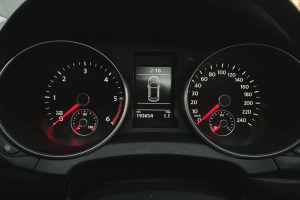 Auto in Vendita a Durazzo, Volkswagen, 2010 Diesel,Kambio Automatik Pagamento 6,400  Euro.