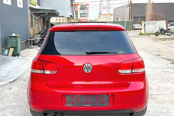 Auto in Vendita a Durazzo, Volkswagen, 2010 Diesel,Kambio Automatik Pagamento 6,400  Euro.