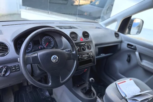 Auto in Vendita a Mitrovica, Volkswagen, 2007 Diesel,Kambio Manual Pagamento 3,650  Euro.