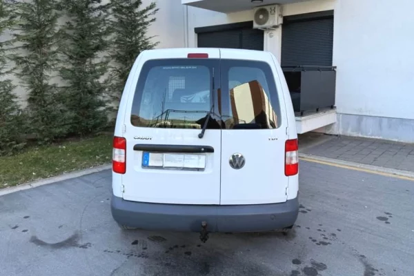 Auto in Vendita a Mitrovica - 3,650 Euro