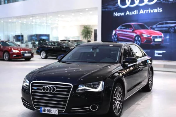 Auto in Vendita a Santa Quaranta, Audi, 2013 Diesel,Kambio Automatik Pagamento 15,500  Euro.