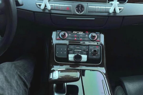 Auto in Vendita a Santa Quaranta, Audi, 2013 Diesel,Kambio Automatik Pagamento 15,500  Euro.