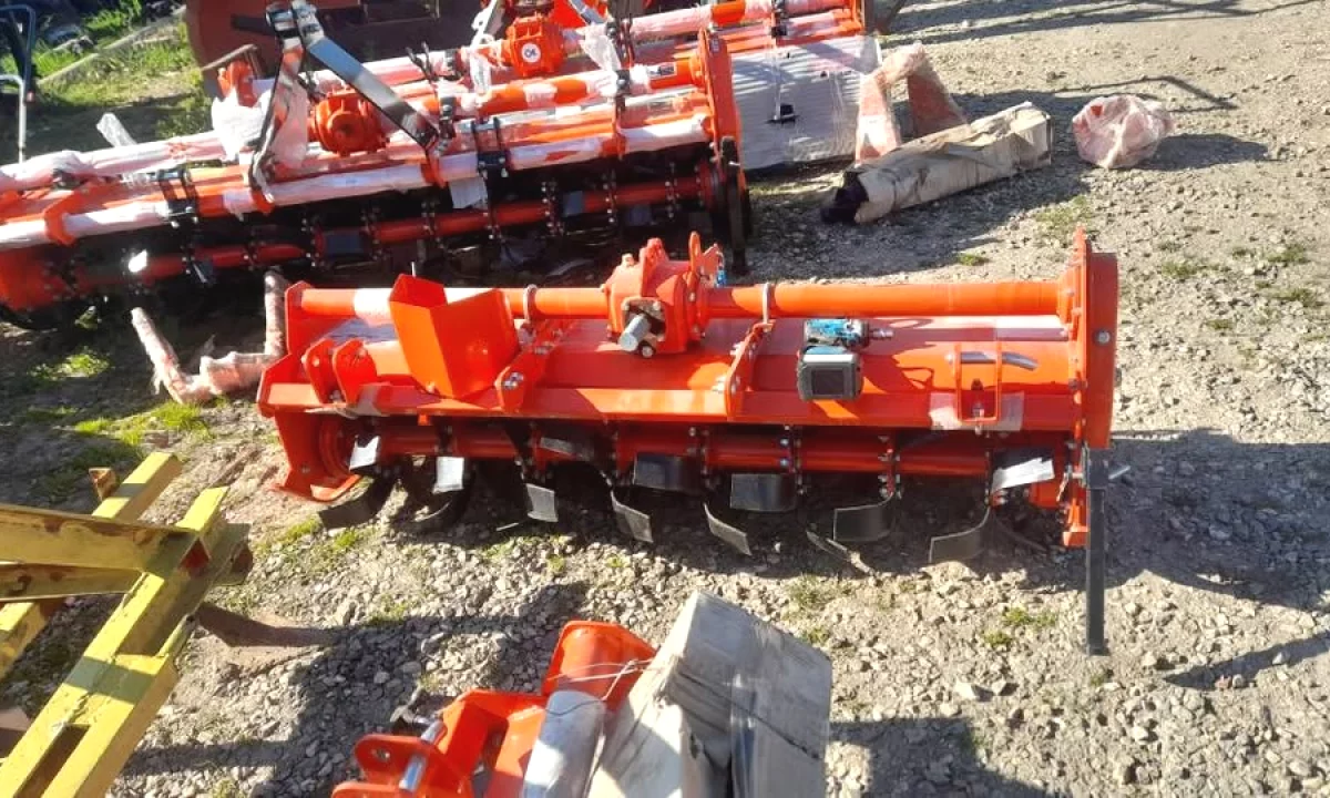 🚜 Shitet Freze 165 cm