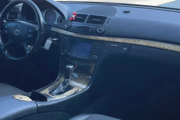 Auto in Vendita a Fier, Mercedes-Benz, 2007 Diesel,Kambio Automatik Pagamento 550,000  Leke.