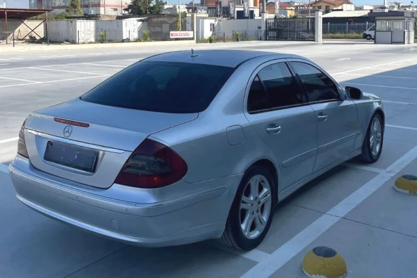 Auto in Vendita a Fier, Mercedes-Benz, 2007 Diesel,Kambio Automatik Pagamento 550,000  Leke.