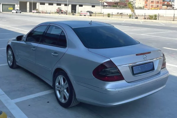 Auto in Vendita a Fier, Mercedes-Benz, 2007 Diesel,Kambio Automatik Pagamento 550,000  Leke.