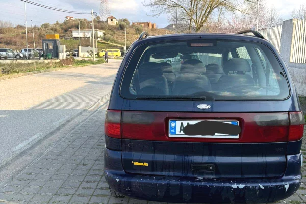 Makina ne shitje ne Durres, Ford, 2000 Diesel,Kambio Manual Pagesa 1,900  Euro.