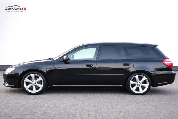 Makina ne shitje ne Elbasan, Subaru, 2009 Benzine,Kambio Automatik Pagesa 450,000  Leke.