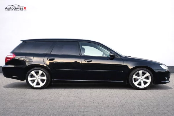 Makina ne shitje ne Elbasan, Subaru, 2009 Benzine,Kambio Automatik Pagesa 450,000  Leke.