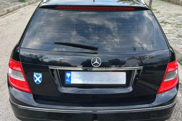 Cars for sale in Fier, Mercedes-Benz, 2009 gasoline-gas,Kambio Manual Payment 4,300  Euro.