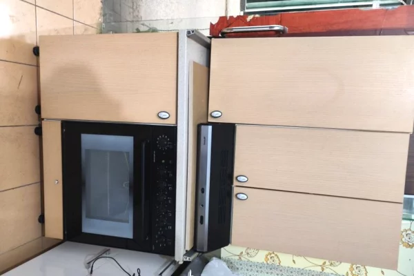 Mobilje dhe Elektroshtepiake ne Tirane - 15,000 Leke