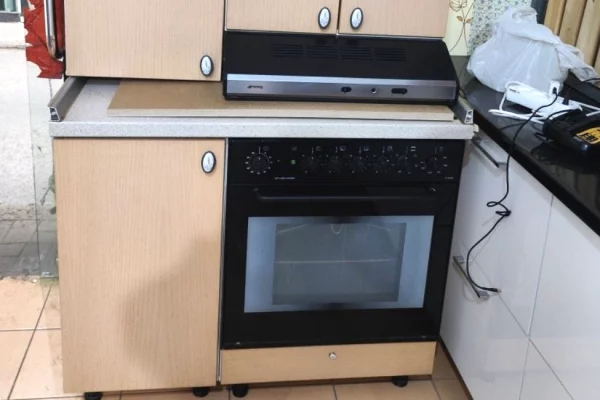 Mobilje dhe Elektroshtepiake ne Tirane - 15,000 Leke