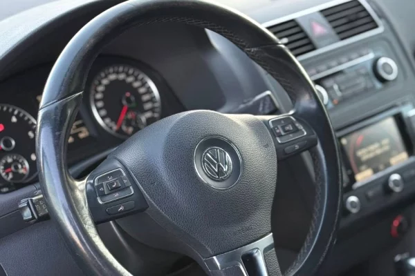 Makina ne shitje ne Elbasan, Volkswagen, 2012 Diesel,Kambio Automatik Pagesa 7,800  Euro.