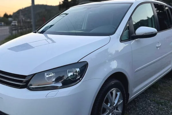 Makina ne shitje ne Elbasan, Volkswagen, 2012 Diesel,Kambio Automatik Pagesa 7,800  Euro.