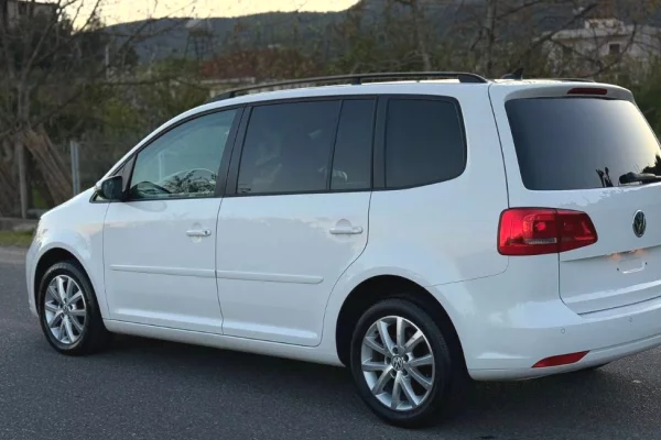 Makina ne shitje ne Elbasan - 7,800 Euro