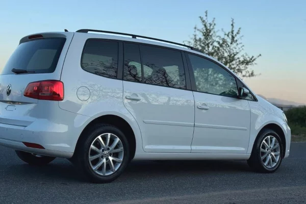 Makina ne shitje ne Elbasan - 7,800 Euro