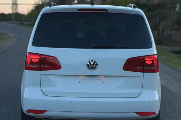 Makina ne shitje ne Elbasan, Volkswagen, 2012 Diesel,Kambio Automatik Pagesa 7,800  Euro.