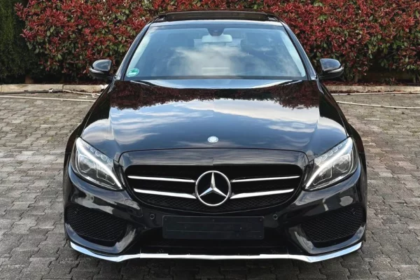 Makina ne shitje ne Tirane - 15,500 Euro