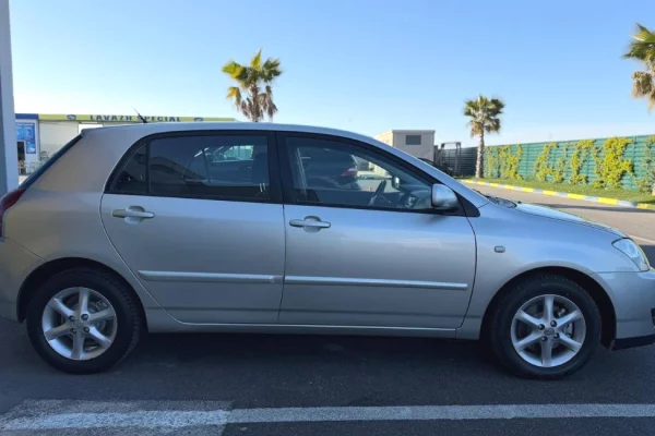 Makina ne shitje ne Tirane, Toyota, 2006 Diesel,Kambio Automatik Pagesa 4,500  Euro.