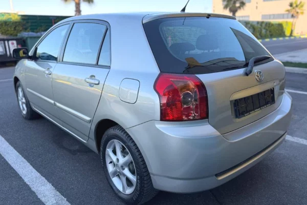 Makina ne shitje ne Tirane, Toyota, 2006 Diesel,Kambio Automatik Pagesa 4,500  Euro.