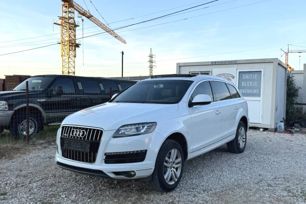 Makina ne shitje ne Tirane - 10,900 Euro