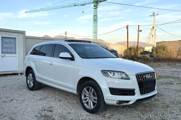 Makina ne shitje ne Tirane - 10,900 Euro