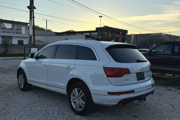 Makina ne shitje ne Tirane, Audi, 2013 Diesel,Kambio Automatik Pagesa 10,900  Euro.