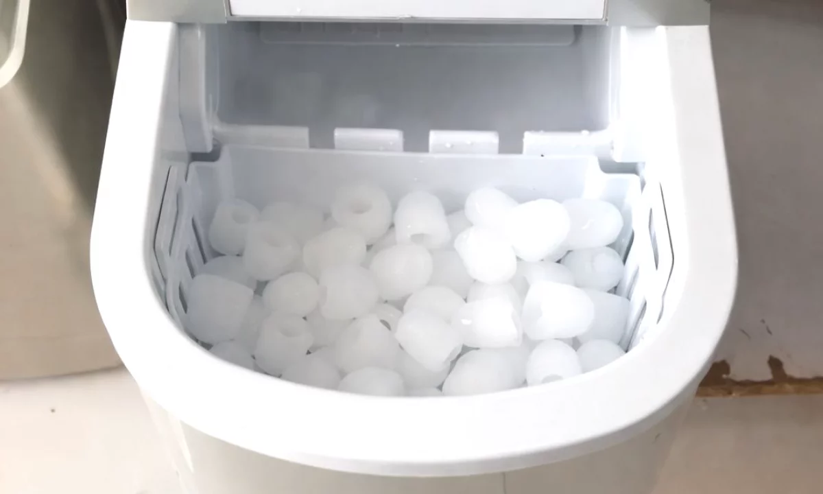 🧊 Shitet aparat per akull (Ice Maker)