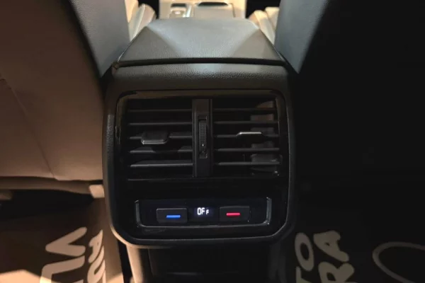 Makina ne shitje ne Prishtine, Volkswagen, 2020 Diesel,Kambio Automatik Pagesa 19,800  Euro.