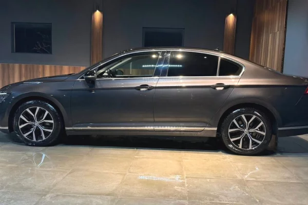 Makina ne shitje ne Prishtine, Volkswagen, 2020 Diesel,Kambio Automatik Pagesa 19,800  Euro.