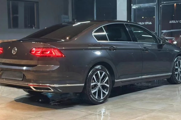 Makina ne shitje ne Prishtine, Volkswagen, 2020 Diesel,Kambio Automatik Pagesa 19,800  Euro.