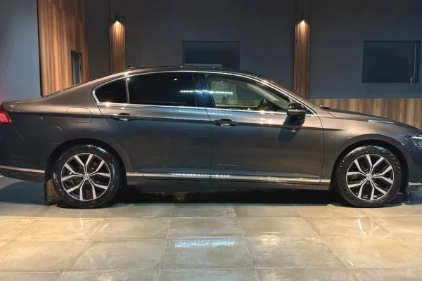 Makina ne shitje ne Prishtine, Volkswagen, 2020 Diesel,Kambio Automatik Pagesa 19,800  Euro.