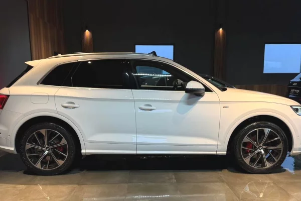 Makina ne shitje ne Prishtine, Audi, 2017 Diesel,Kambio Automatik Pagesa 27,900  Euro.