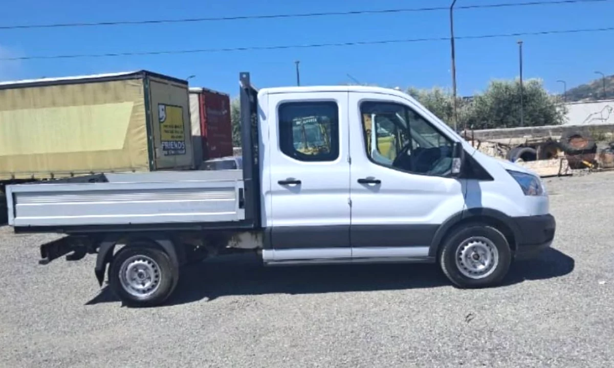 Makina ne shitje ne Tirane, Ford, 2016 Diesel,Kambio Manual Pagesa 1,350,000  Leke.