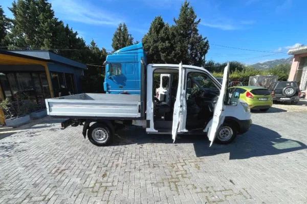 Makina ne shitje ne Tirane, Ford, 2016 Diesel,Kambio Manual Pagesa 1,350,000  Leke.