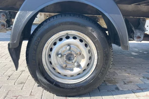 Makina ne shitje ne Tirane - 1,350,000 Leke