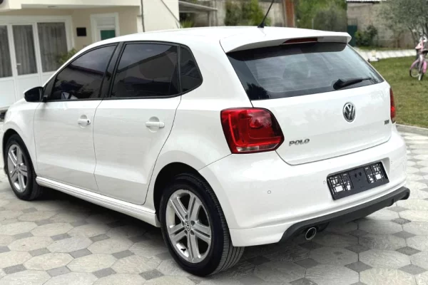 Makina ne shitje ne Tirane, Volkswagen, 2013 Diesel,Kambio Automatik Pagesa 6,700  Euro.