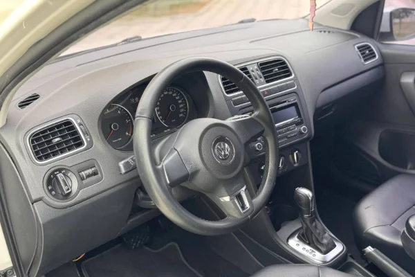 Makina ne shitje ne Tirane, Volkswagen, 2013 Diesel,Kambio Automatik Pagesa 6,700  Euro.