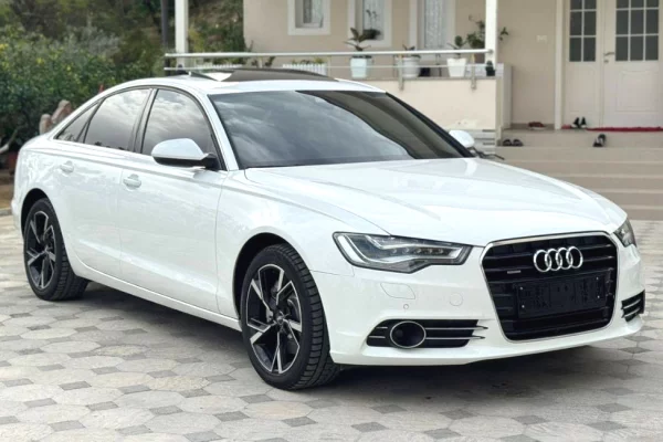 Makina ne shitje ne Durres - 8,500 Euro