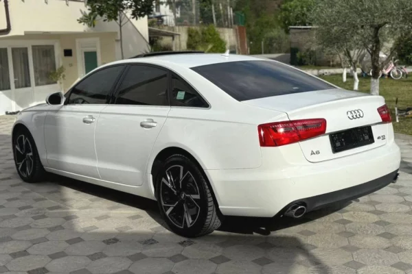 Auto in Vendita a Durazzo, Audi, 2014 Diesel,Kambio Automatik Pagamento 8,500  Euro.