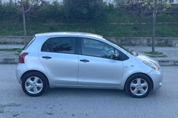 Makina ne shitje ne Tirane, Toyota, 2007 Diesel,Kambio Manual Pagesa 355,000  Leke.