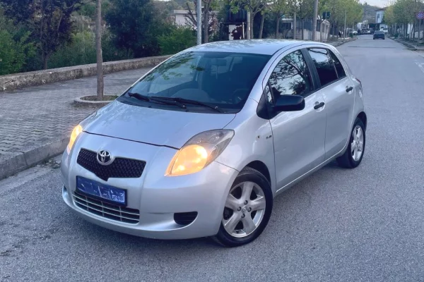 Makina ne shitje ne Tirane - 355,000 Leke