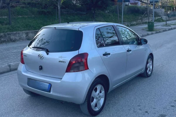 Makina ne shitje ne Tirane, Toyota, 2007 Diesel,Kambio Manual Pagesa 355,000  Leke.